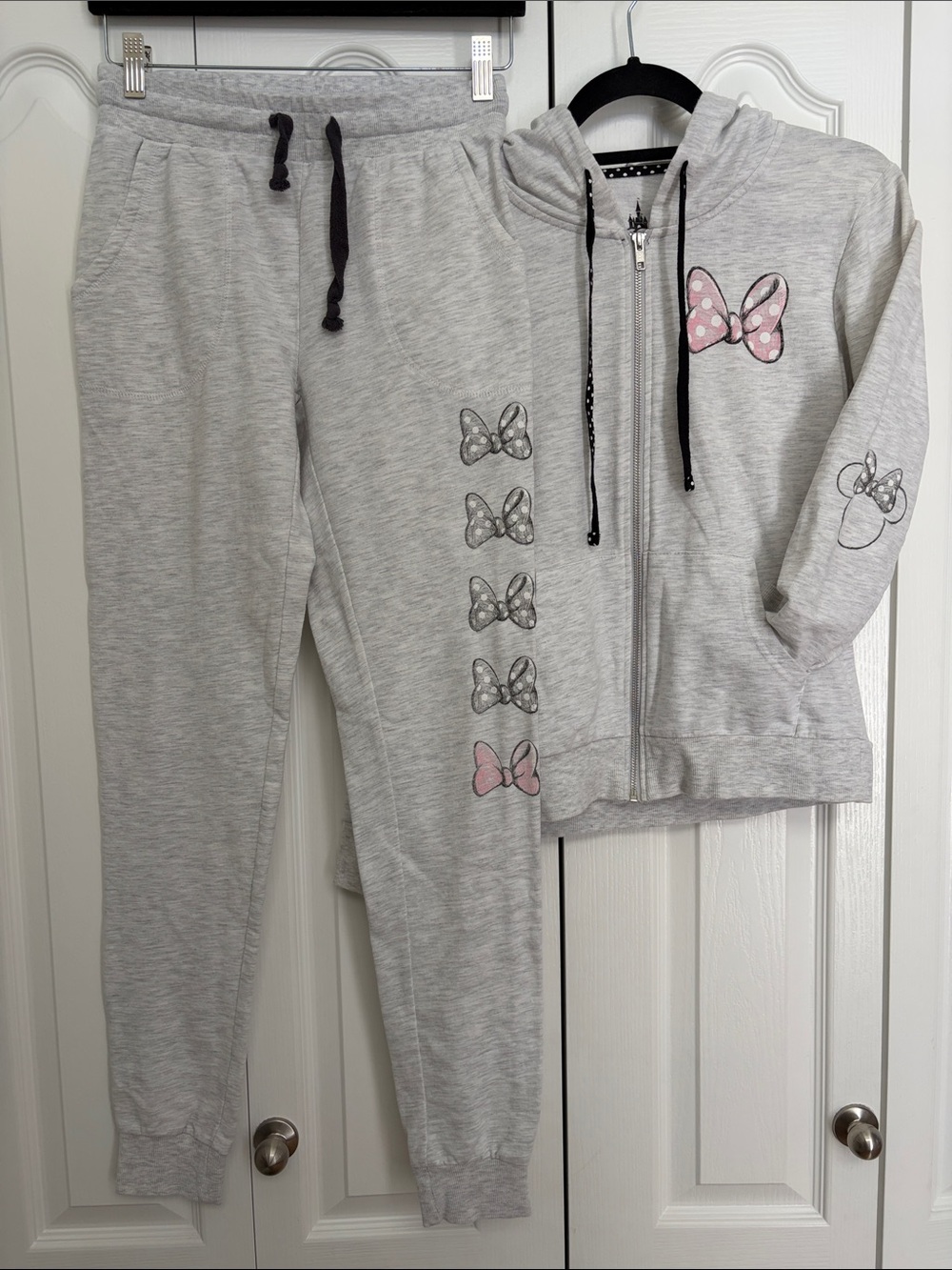 Disney Parks Merch Gray Minnie Mouse Bow Hoodie & Jogger Set S